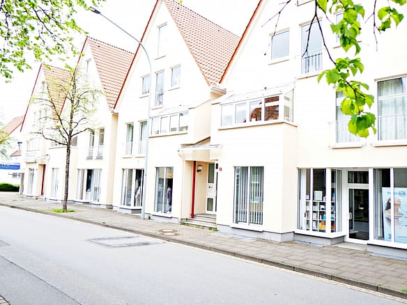 wohn- geschaeftshaus-horn-bad-meinberg - Dieses Objekt wird von DaVision Immobilien vermarktet. Ihr Immobilienpartner für Lemgo, Detmold & Umgebung!